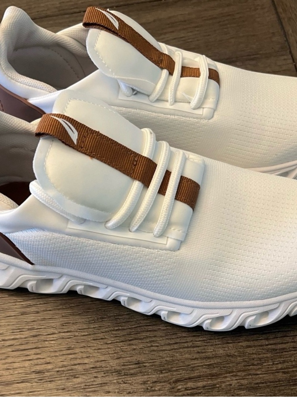 Women’s Nautica White Athletic Sneakers & Brown Accent NWOT